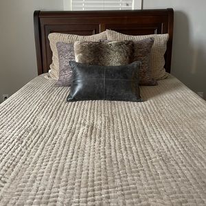 Pottery Barn Bedding Set + Throw Pillows